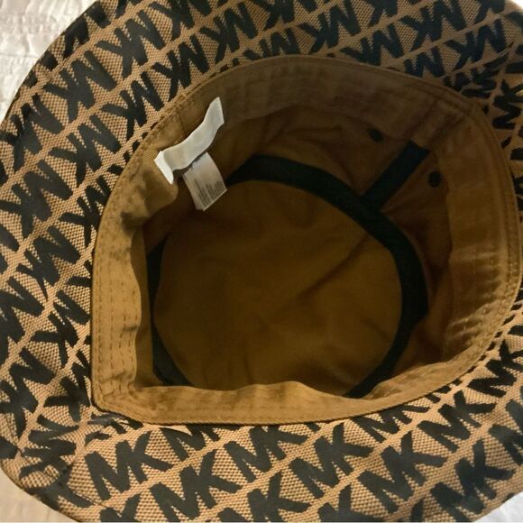 Michael kors bucket hat signature canvas NWOT main image 6